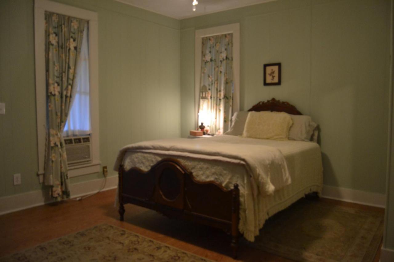 Carleton House Bed And Breakfast Bonham 외부 사진