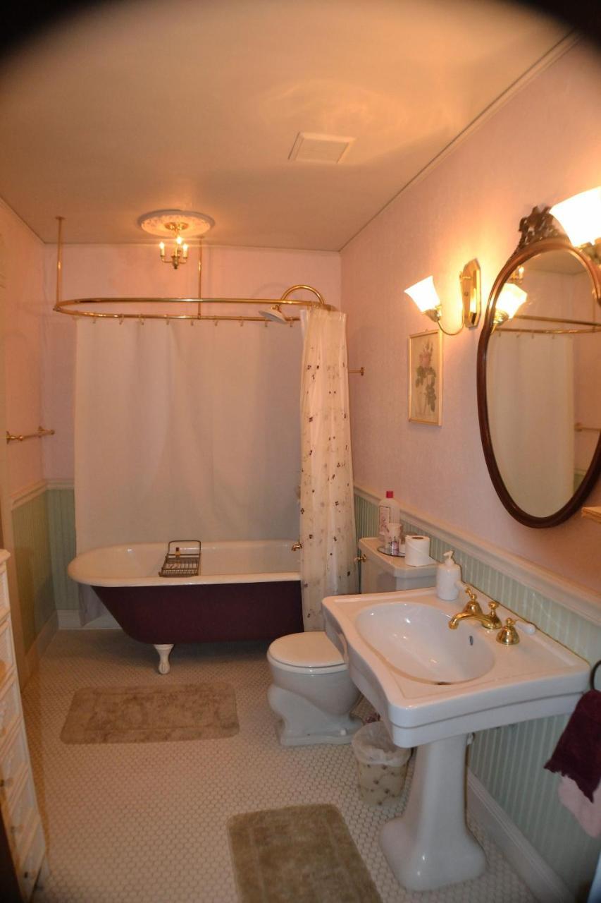 Carleton House Bed And Breakfast Bonham 외부 사진